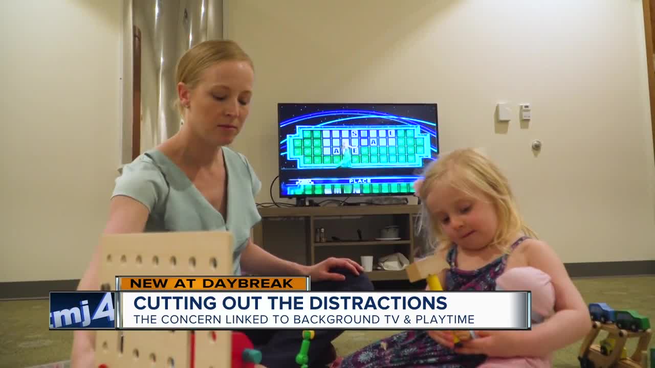 Background TV affects kids’ play