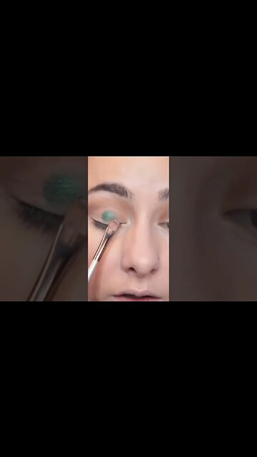 green w/ @colourpopcosmetics play it jewel eyeshadow palette #shorts #makeup #green