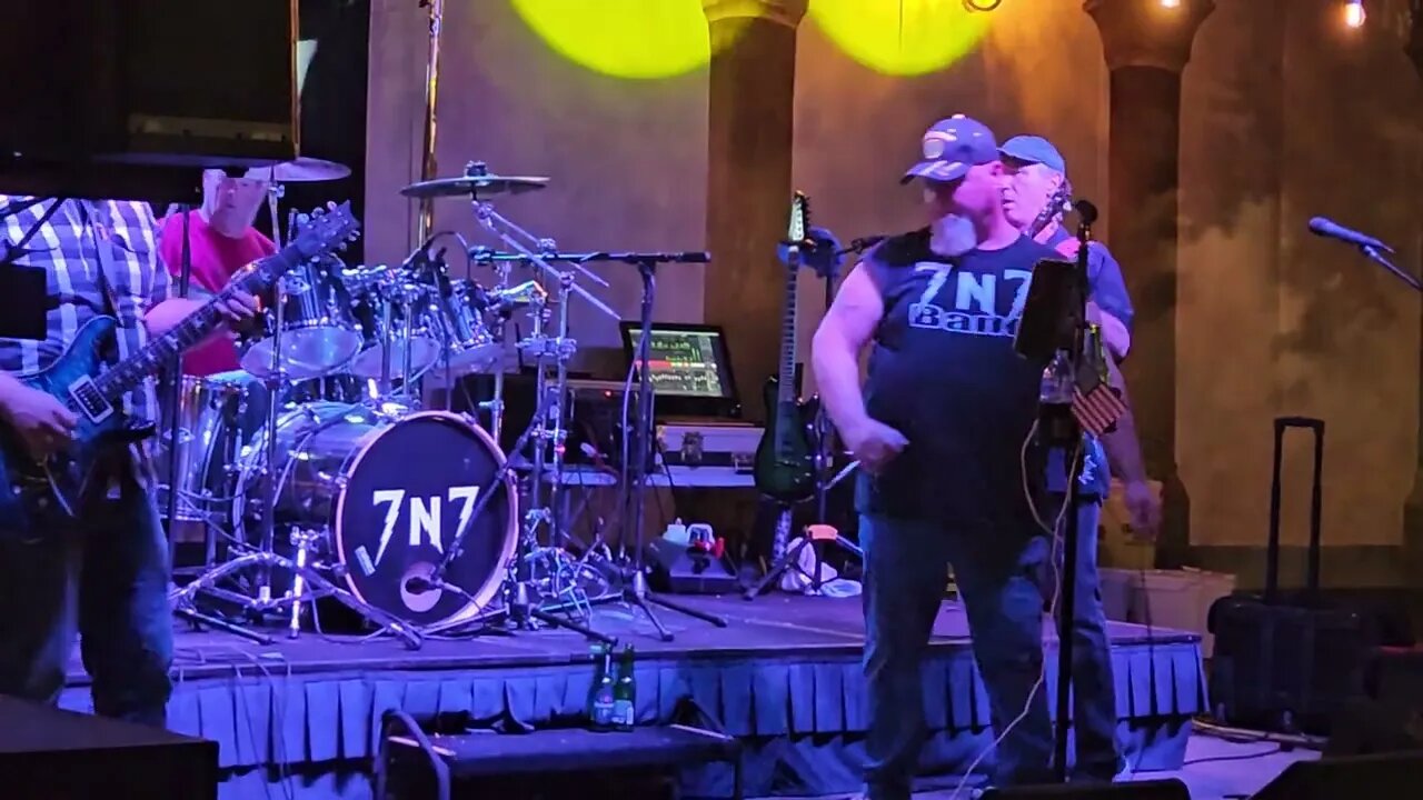 Let's party. 7n7 Band