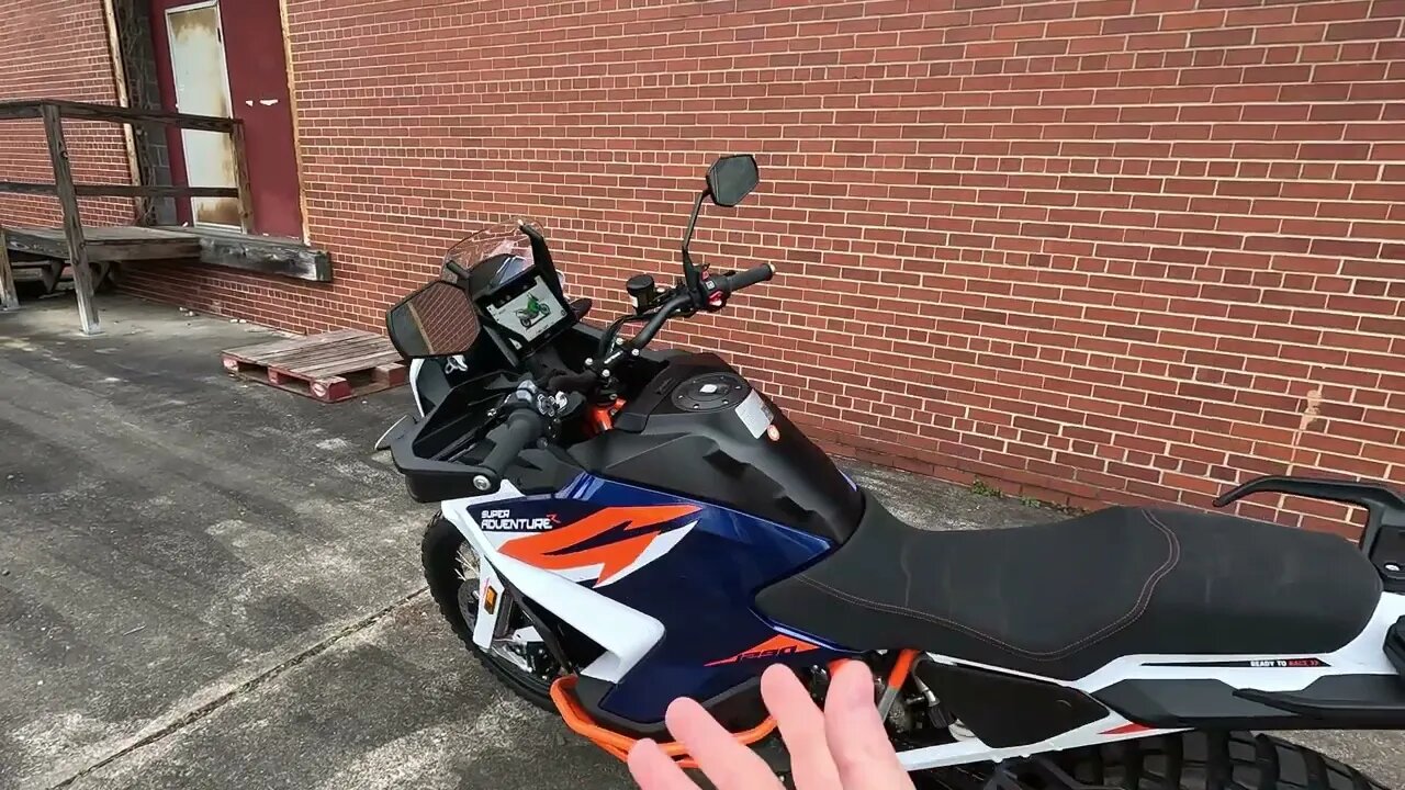 Checking out the 2023 KTM 1290 display!