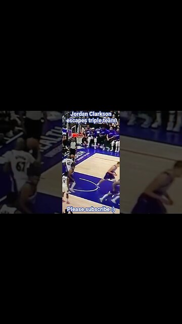 Jordan Clarkson escapes a triple team for a bucket for jazz in win vs wiz #utahjazz #jordanclarkson