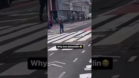 He’s really Skidaddling! #funnyshorts