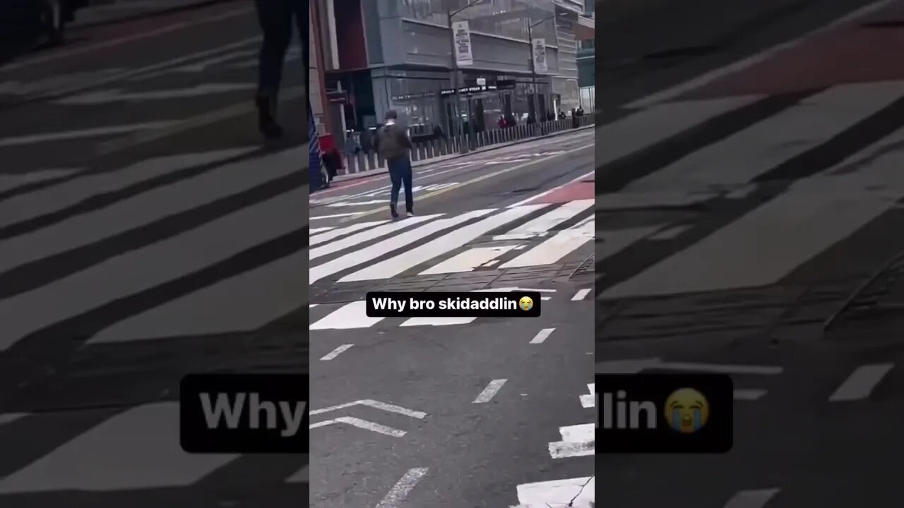 He’s really Skidaddling! #funnyshorts