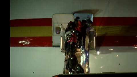 American Evacuees Arrive at Eppley Airfield