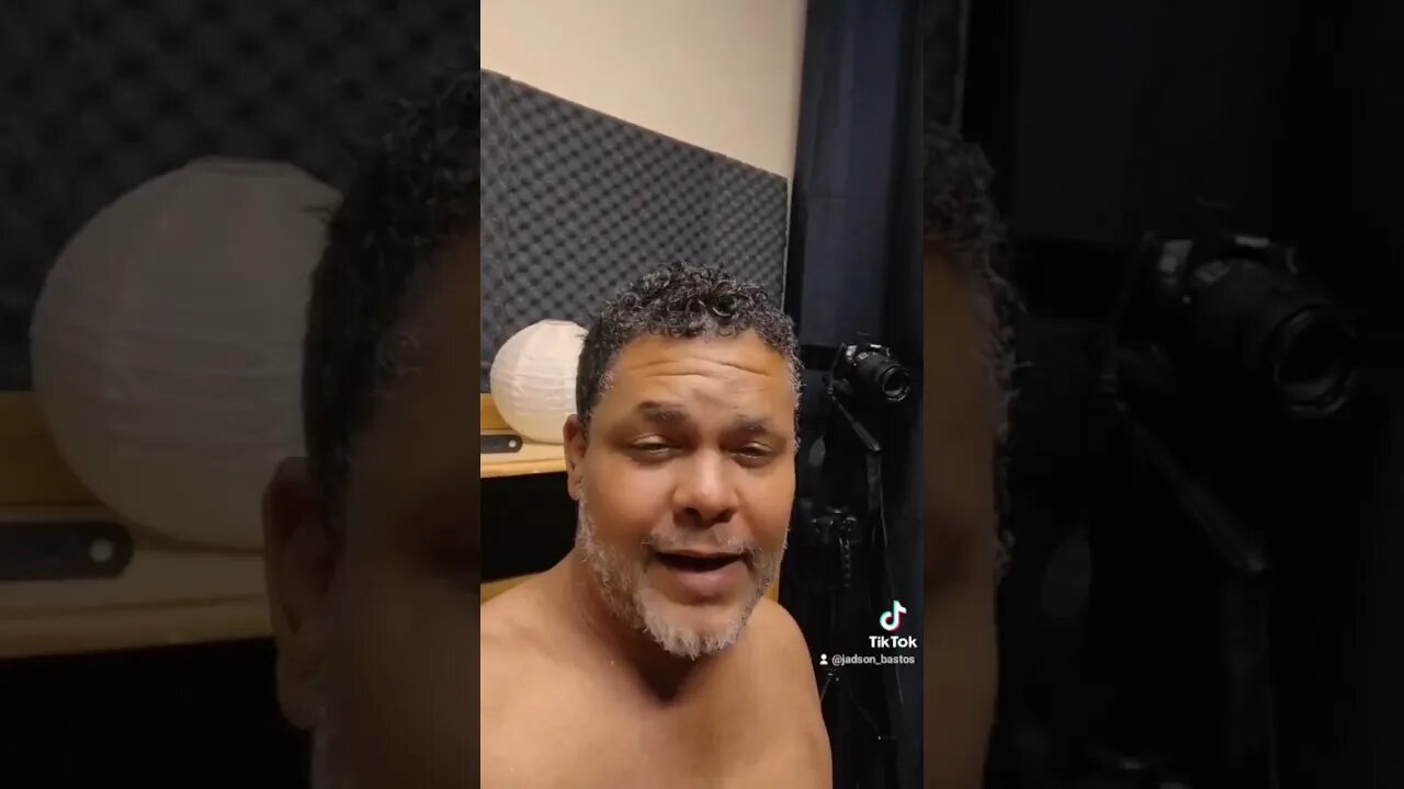 Já teve noite deu querer beber veneno
