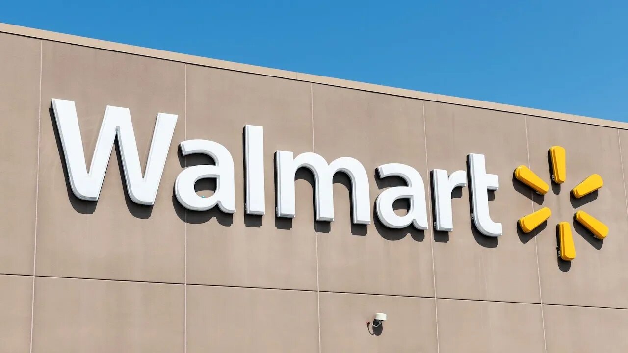 Walmart Employees Confront Customer Over Receipt
