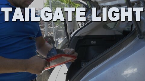 How to Remove a Tailgate Taillight - 2017 Subaru Impreza
