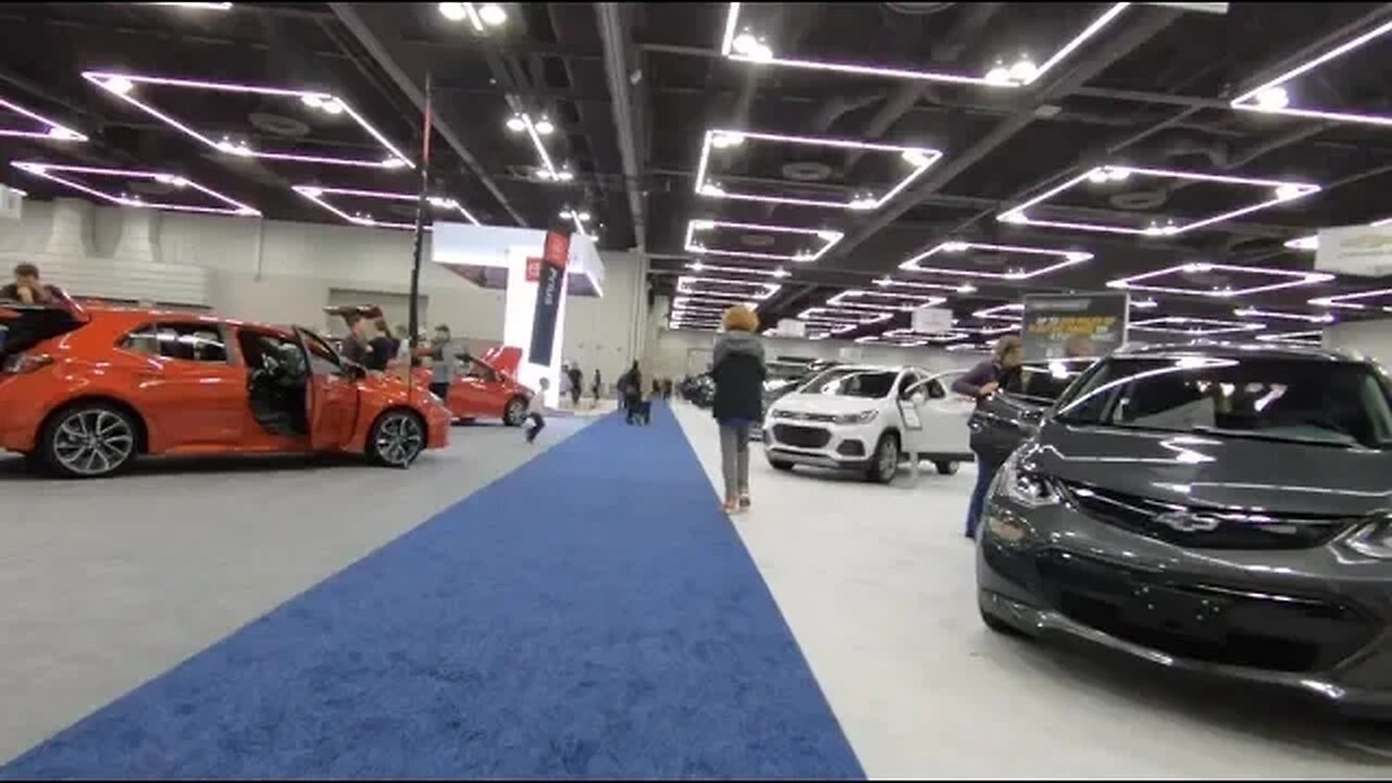 MEGA VLOG 401: Portland Auto Show!