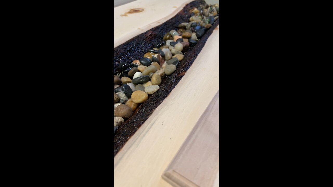 Rock pour balsam table