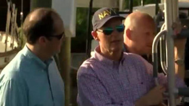 Gov. Rick Scott tours St. Lucie River as algae impacts Treasure Coast