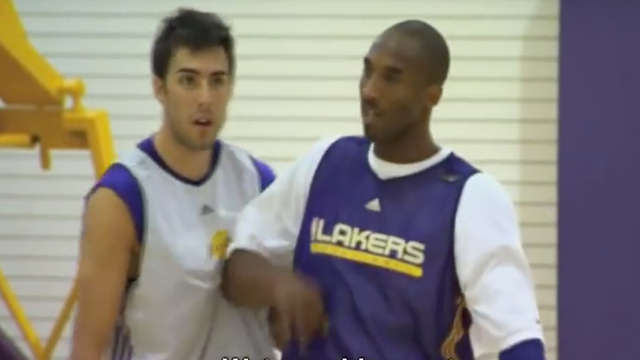 Kobe Bryant Elbowed Sasha Vujacic in the Face for NO Damn Reason