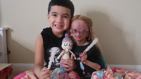 Adalia Rose unboxes 'House of Flynn' gift 