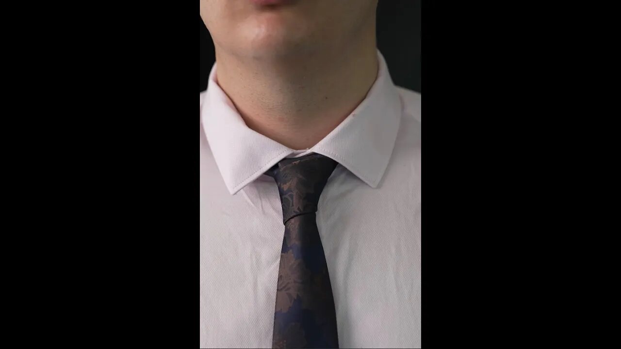 How to Tie a Tie: Four in Hand