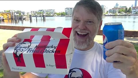 What Do We Get In The NEW KFC Naked Zinger Box?