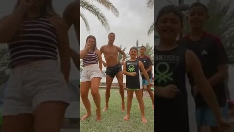 Ronaldo and his family with the right vibes