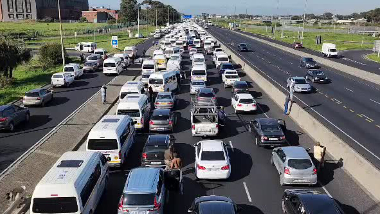 Chaos erupts as taxi unrest escalates in Cape Town