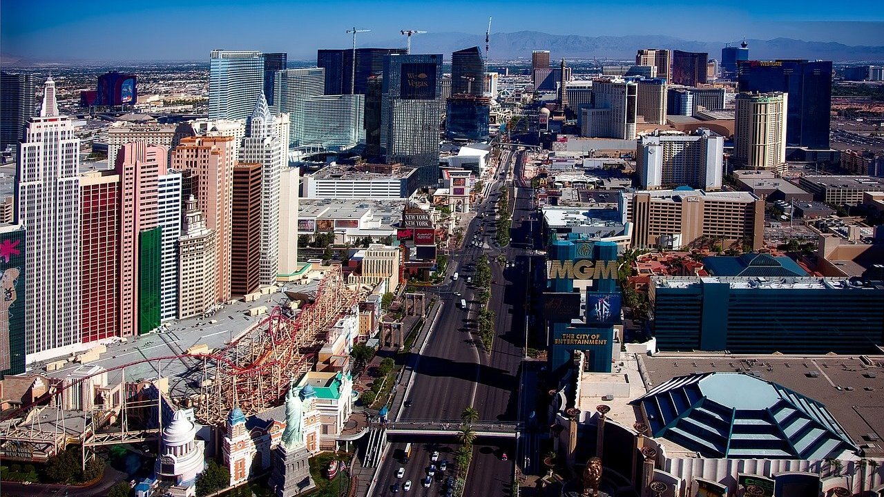 Man dead after lethal punch on Las Vegas Boulevard