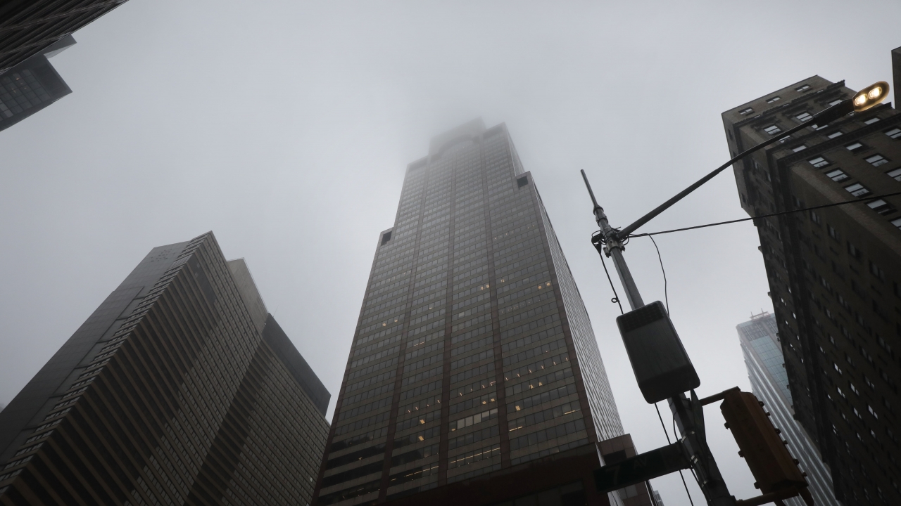 Private Helicopter Crashes On Top Of Building In Manhattan