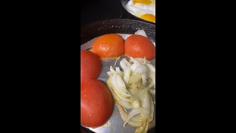 Onion tomato sauce