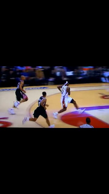 5 In-Game Free Throw Line Dunks