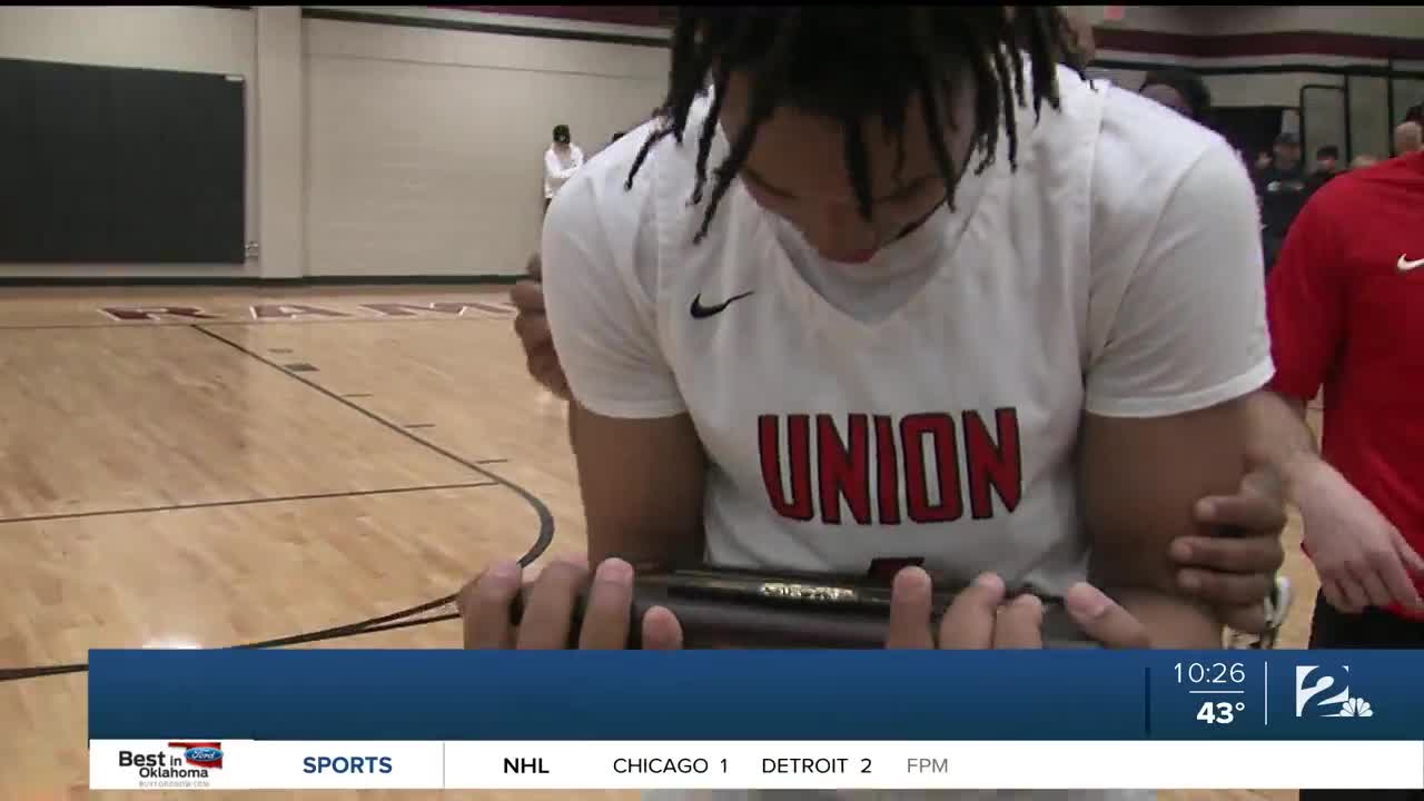 Union defeats Jenks, 66-64 to win Area Round Title and advance to State Tournament