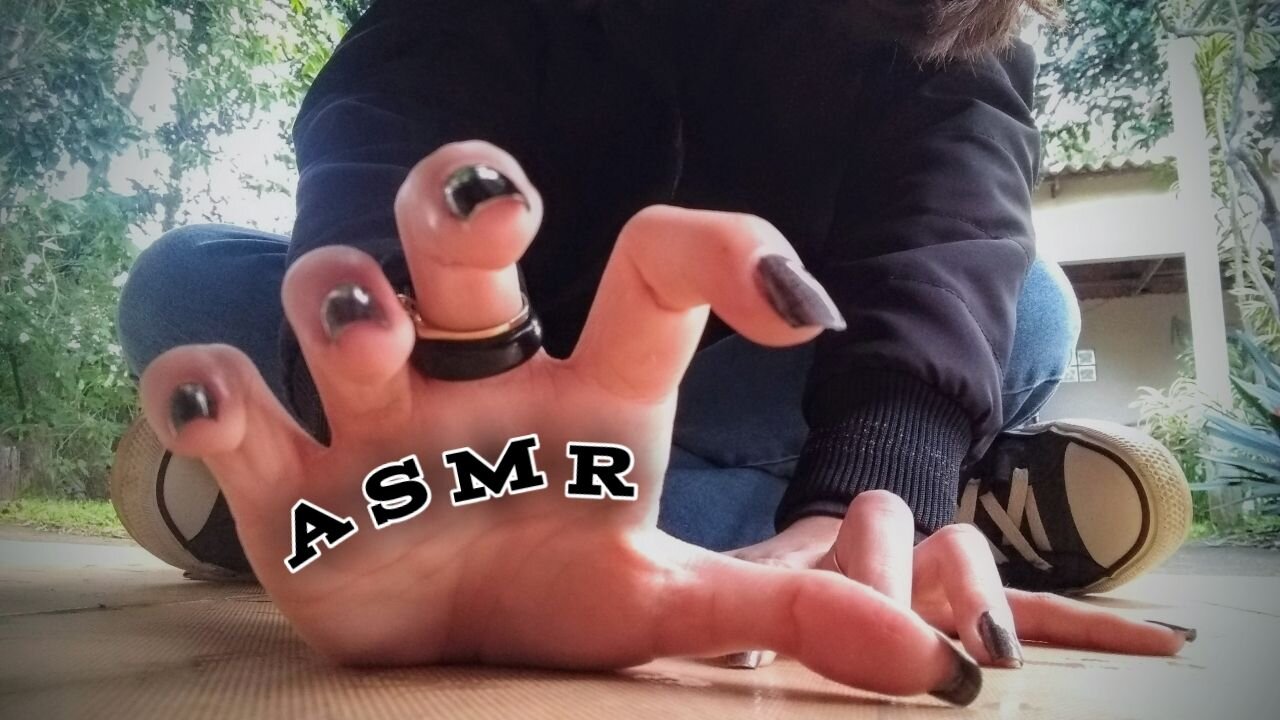 ASMR - Tapping e Scratching em piso com textura (No talking)