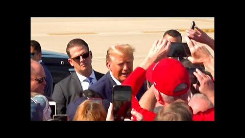 Donald Trump meets with supporters in South Carolina