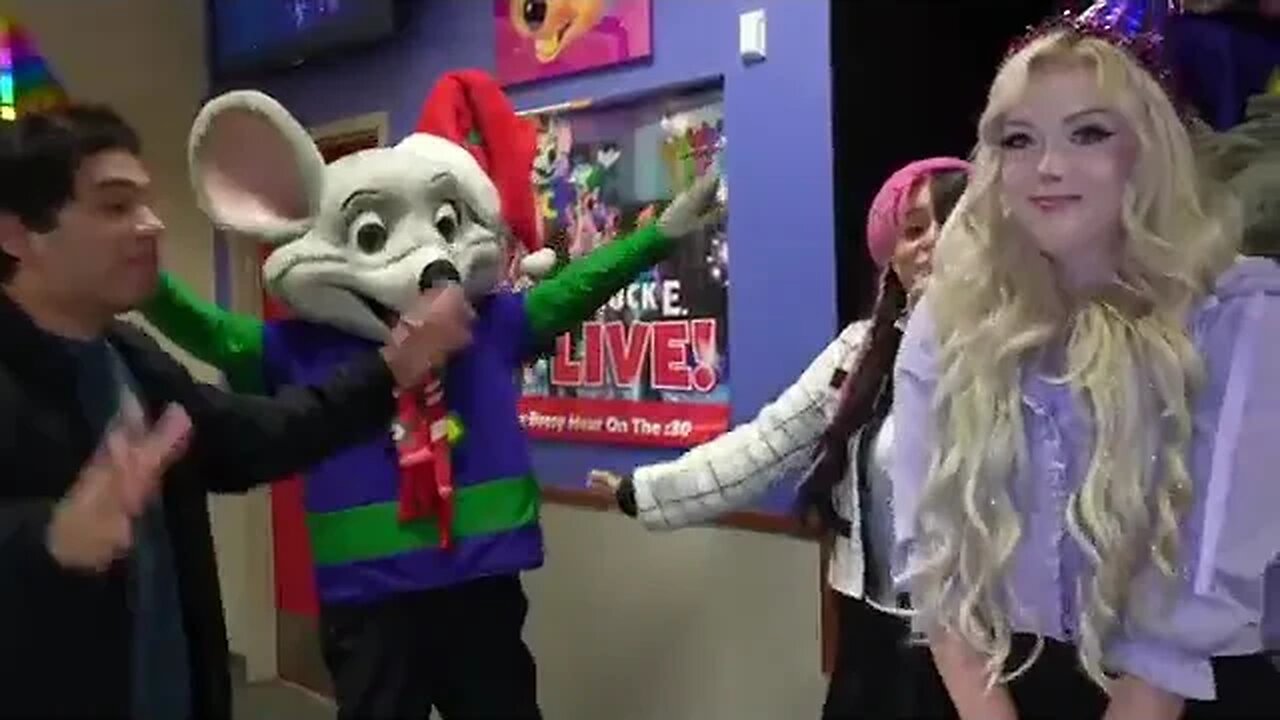 We had a Chuck E Cheese Birthday Party and it was HORRIFYING-Lyssy Noel *Reuploaded*