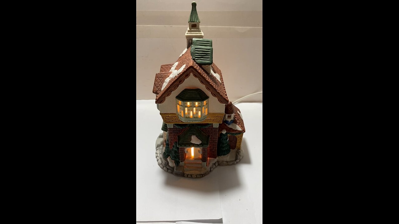 Stop & Shop! Vintage 1990’s Super Rare Victorian Inn Lighted Christmas Village House Collectible