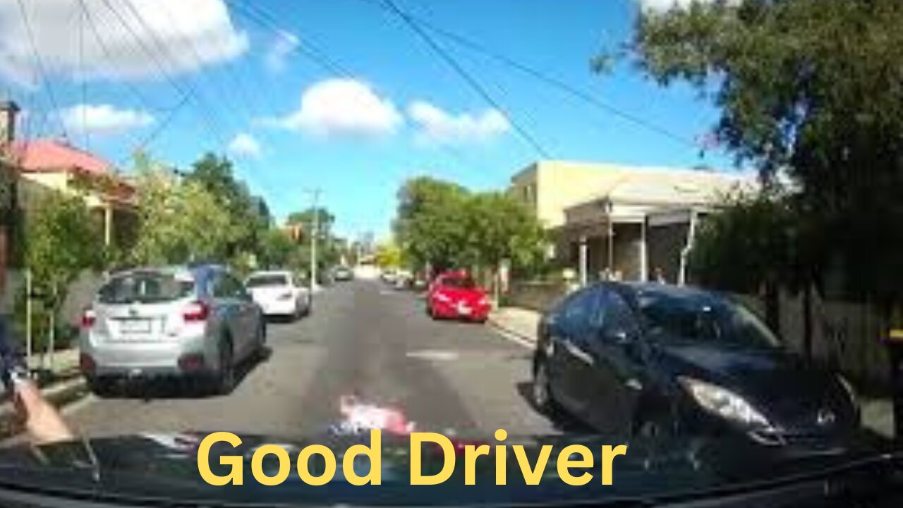 Dash Cam Footage: Experienced Driver on Tight Parking #Short