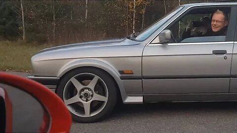 😳Porsche owner gets destroyed by BMW 325iX Turbo. Wait for it LOL.😅Classic E30 race vs 911 GT3 RS
