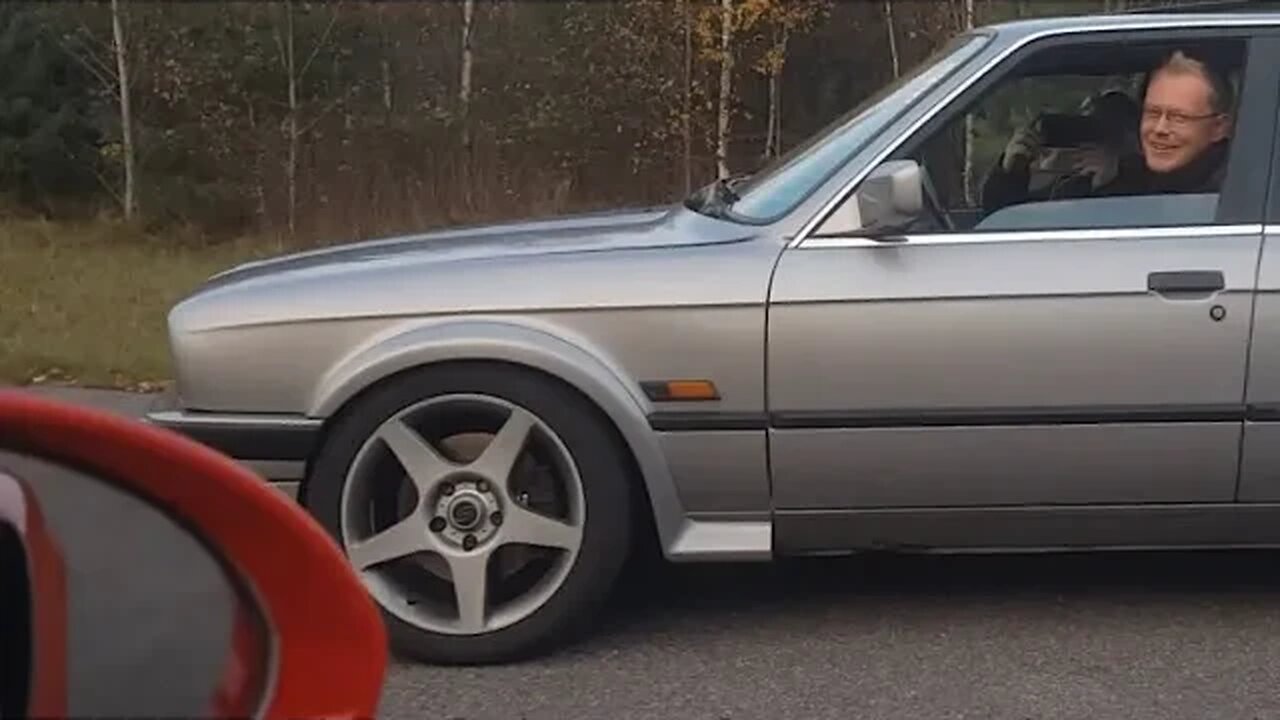 😳Porsche owner gets destroyed by BMW 325iX Turbo. Wait for it LOL.😅Classic E30 race vs 911 GT3 RS
