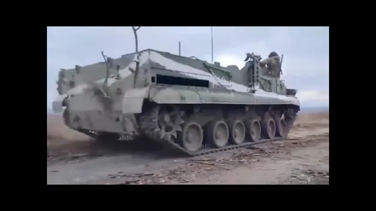 ★★★ Russian armored vehicles advance on Mariupol