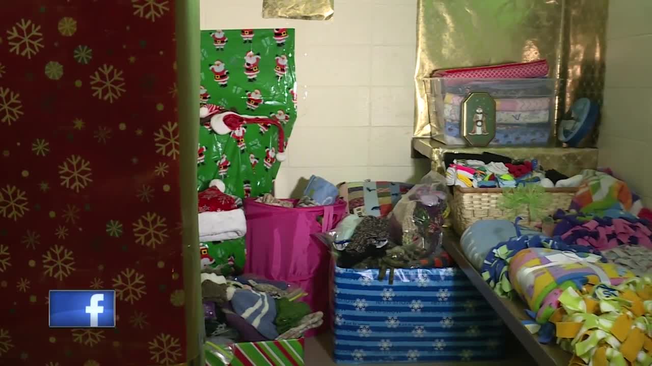 Oshkosh police turn old jail into Santa's workshop