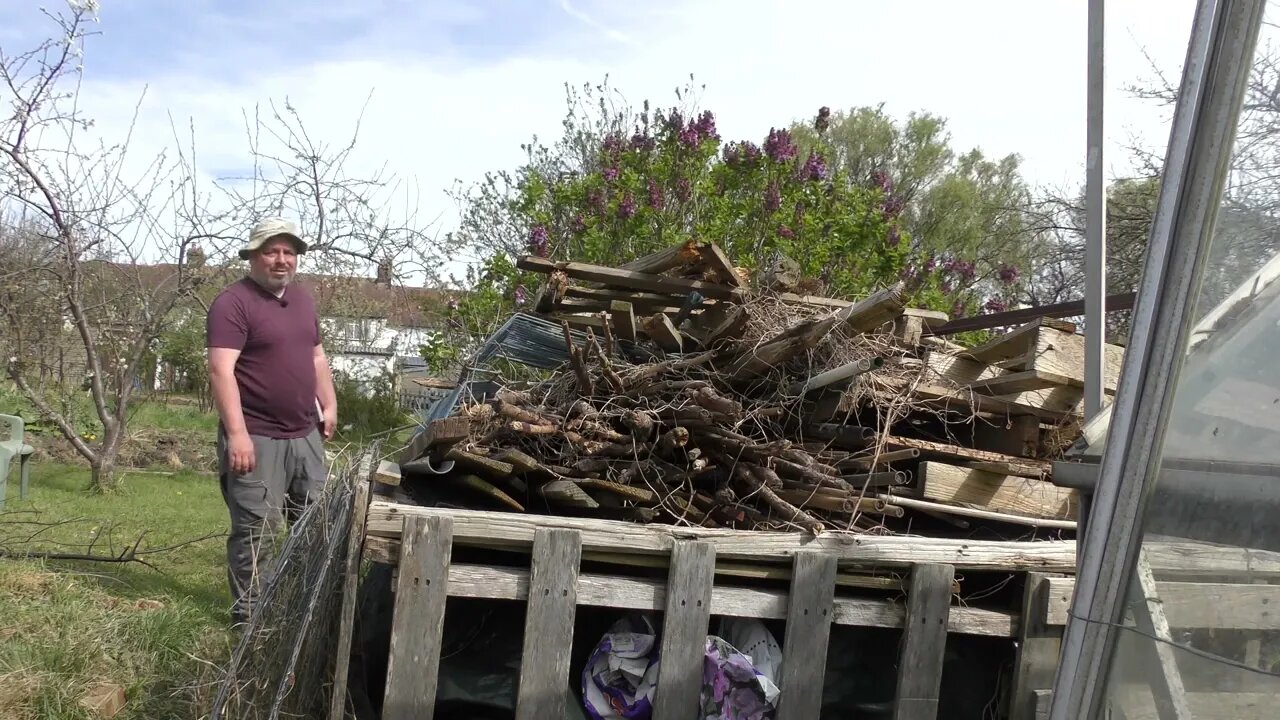 The Singing Gardener: We'll Gather Lilacs