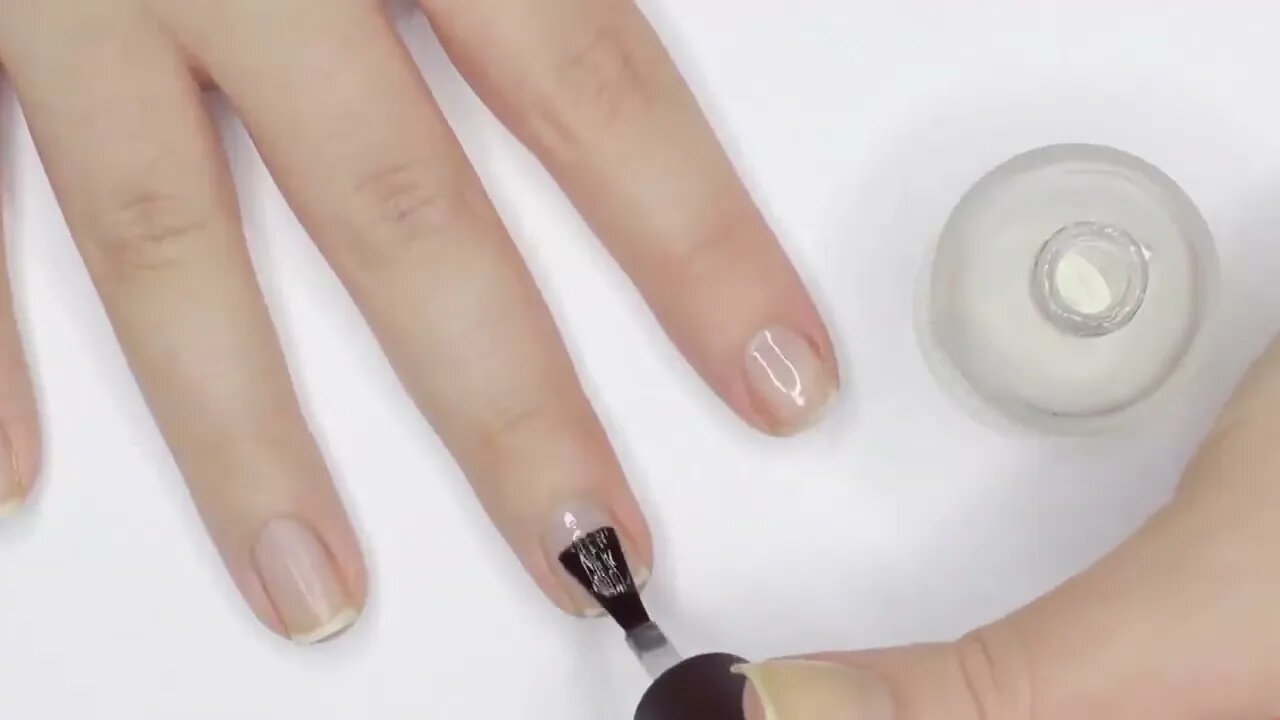 10 ACTUALLY Helpful Tips for People That Are Horrible At Painting Nails