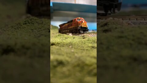 BNSF train dynamics screaming
