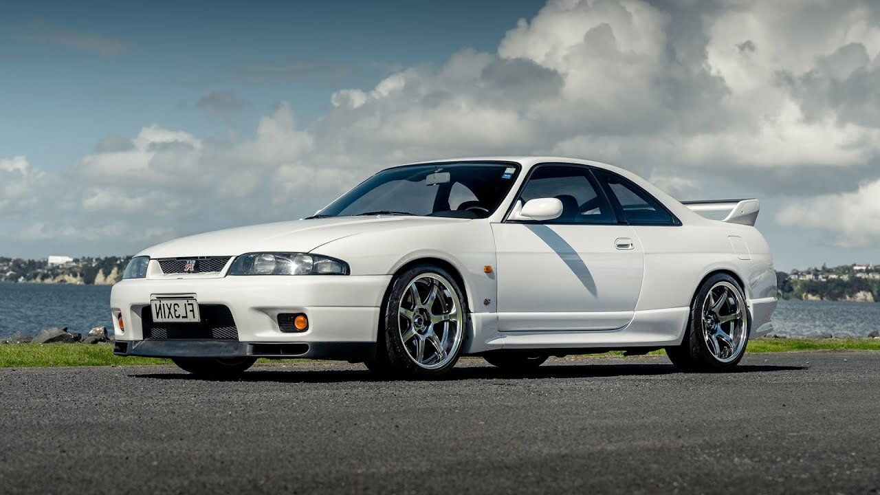 Nissan Skyline R33 GTR Test Drive