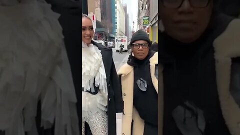 R’Bonney Gabriel Taking Pictures with Fans In New York City #missuniverse2022 #rbonneygabriel