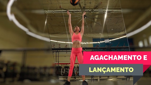 Agachamento com lançamento.
