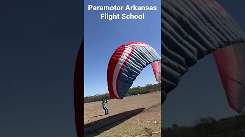 Learning how to ground handle a #paramotor Roadster 3 @ paramotorarkansas.com ￼