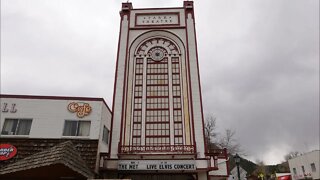 Exploring Estes Park, Colorado - The Taffy Shop and Historic Park Theatre