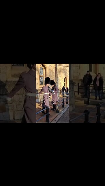 Bulldozer right through the tourist #toweroflondon