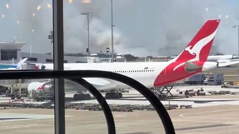 Chaos at Sydney Airport, Boeing Plane Suffers Suspected Engine Failure as Runway Grassfire Sparks