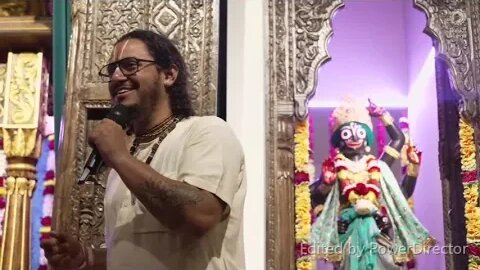 Prithu fala sobre a deidade Sri Vitthala Giridhari Parabrahmane Namaha em Sri Vitthal Dham