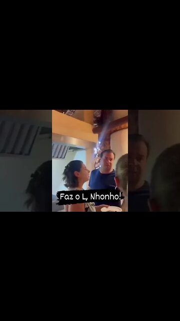 Nhônho sentindo o "sabor do sucesso"