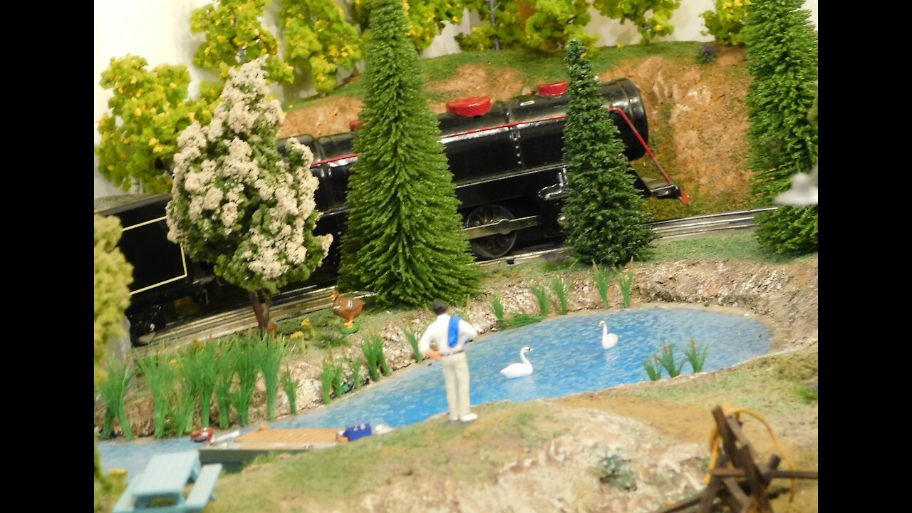 Marx Set No.10500 Meteor & 7in Cars & Scenery on the Edge of Town (EoT)