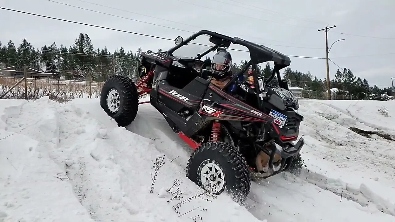 4x4 Snow Wheelin - Coyote Tire Test!