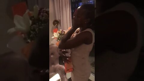 Isaac Muchanga feat Hilton - Amor Próprio (Surpresa para a esposa)