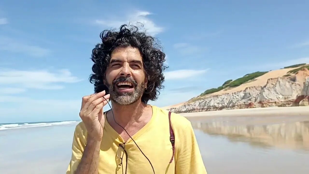 Peregrinando de volta: Praia do Morro Branco, CE.